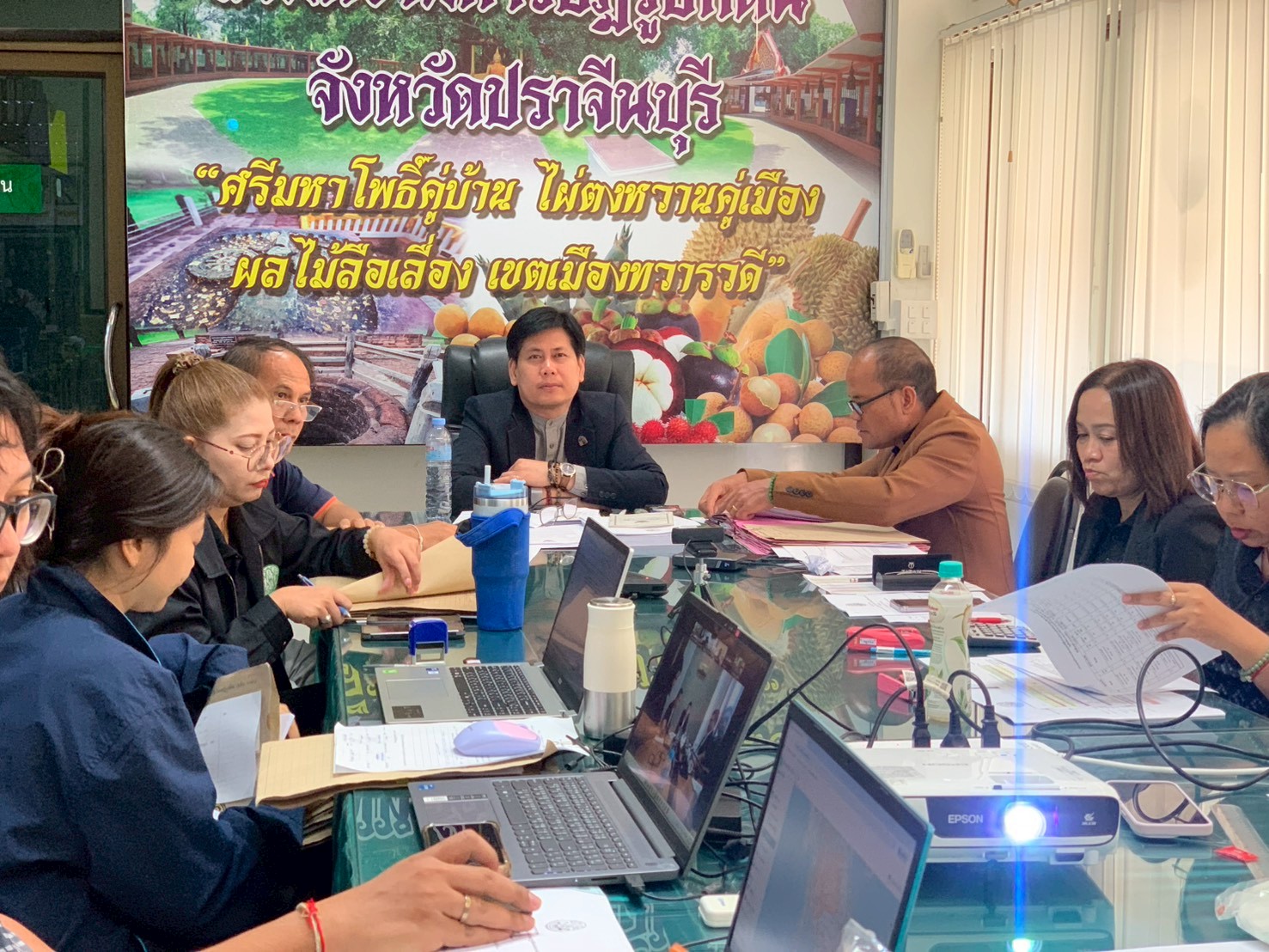 title - วันอังคารที่ 10 มีนาคม 2569 เวลา 9.30 น. นายวิทูล ประดิษฐบุญ ปฏิรูปที่ดินจังหวัดปราจีนบุรี พร้อมด้วยเจ้าหน้าที่ ส.ป.ก.ปราจีนบุรี เข้าร่วมการประชุมแนวทางปฏิบัติตามกฎกระทรวงการแบ่งแยก หรือโอนสิทธิในที่ดินของผู้ได้รับสิทธิ โดยการปฏิรูปที่ดินเพื่อการเกษตรกรรม พ.ศ. 2567 กรณีการแบ่งแยกหรือโอนสิทธิในที่ดินไปยัง ส.ป.ก.